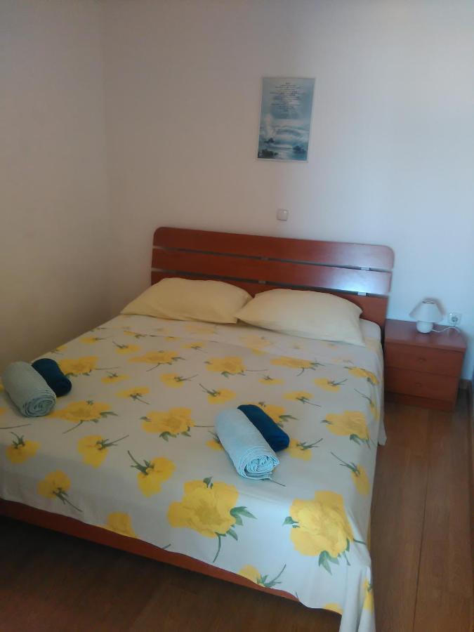 Apartmani Maja Pag Town Exteriör bild