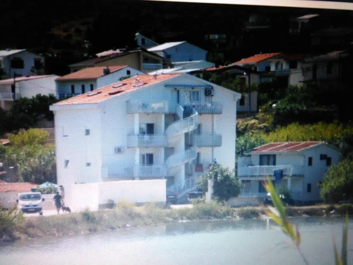 Apartmani Maja Pag Town Exteriör bild